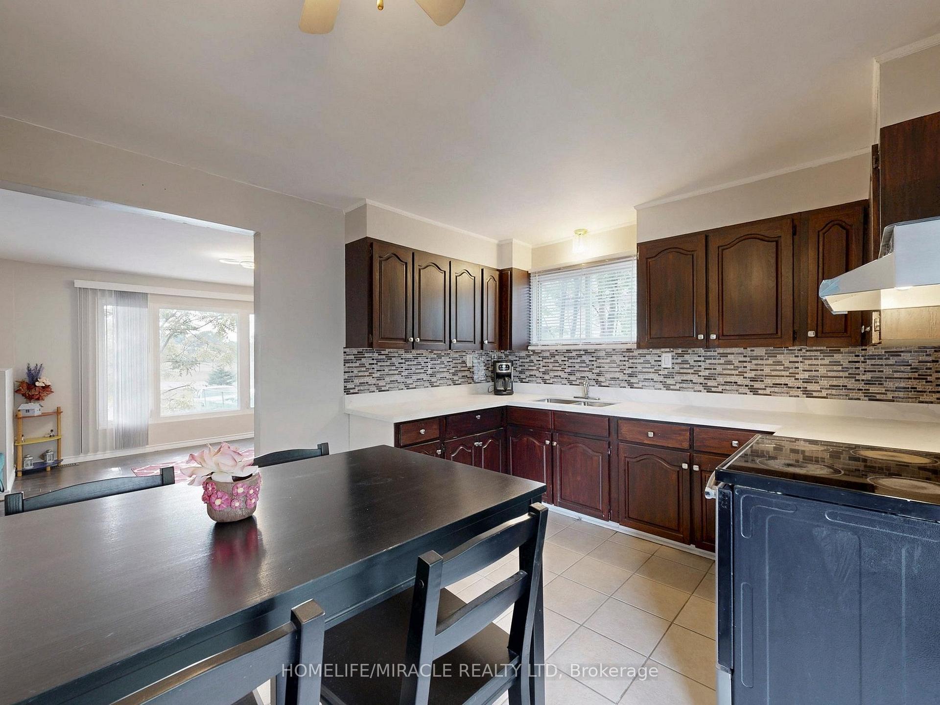 Photo 18 of 1 Tudor Avenue, Ajax, Central — HOMEH
