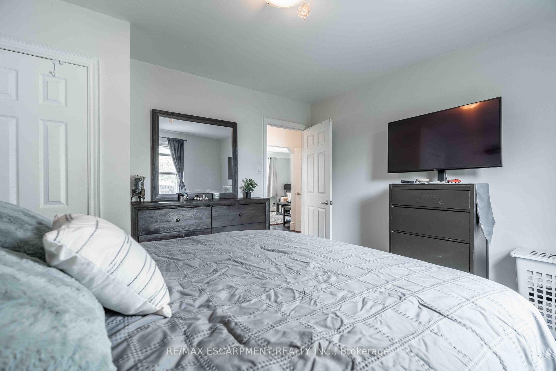 Photo 15 of 333 Osborne Street, Hamilton, McQuesten — HOMEH