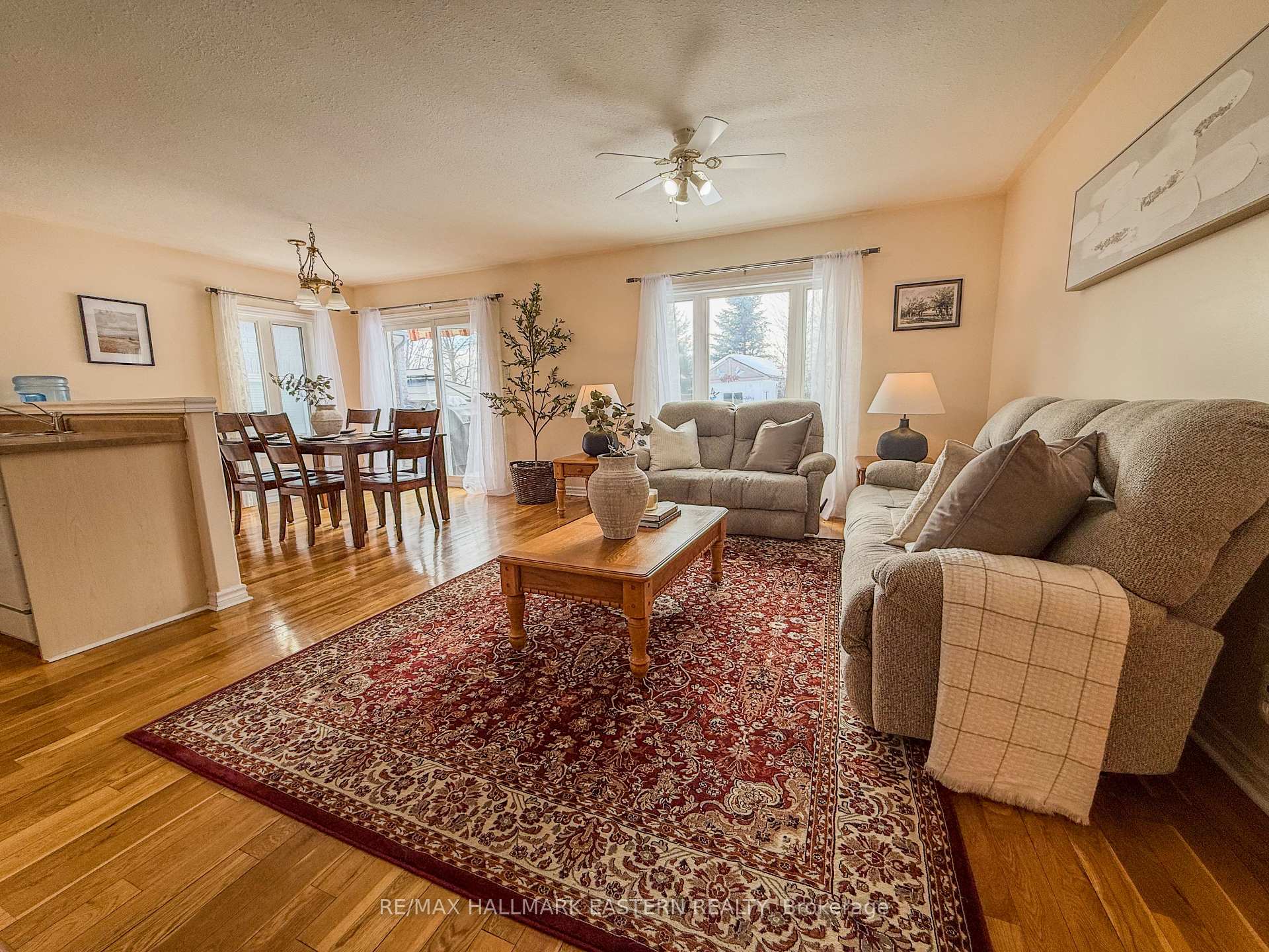 Photo 7 of 513 Carriage Lane, Peterborough, Northcrest Ward 5 — HOMEH