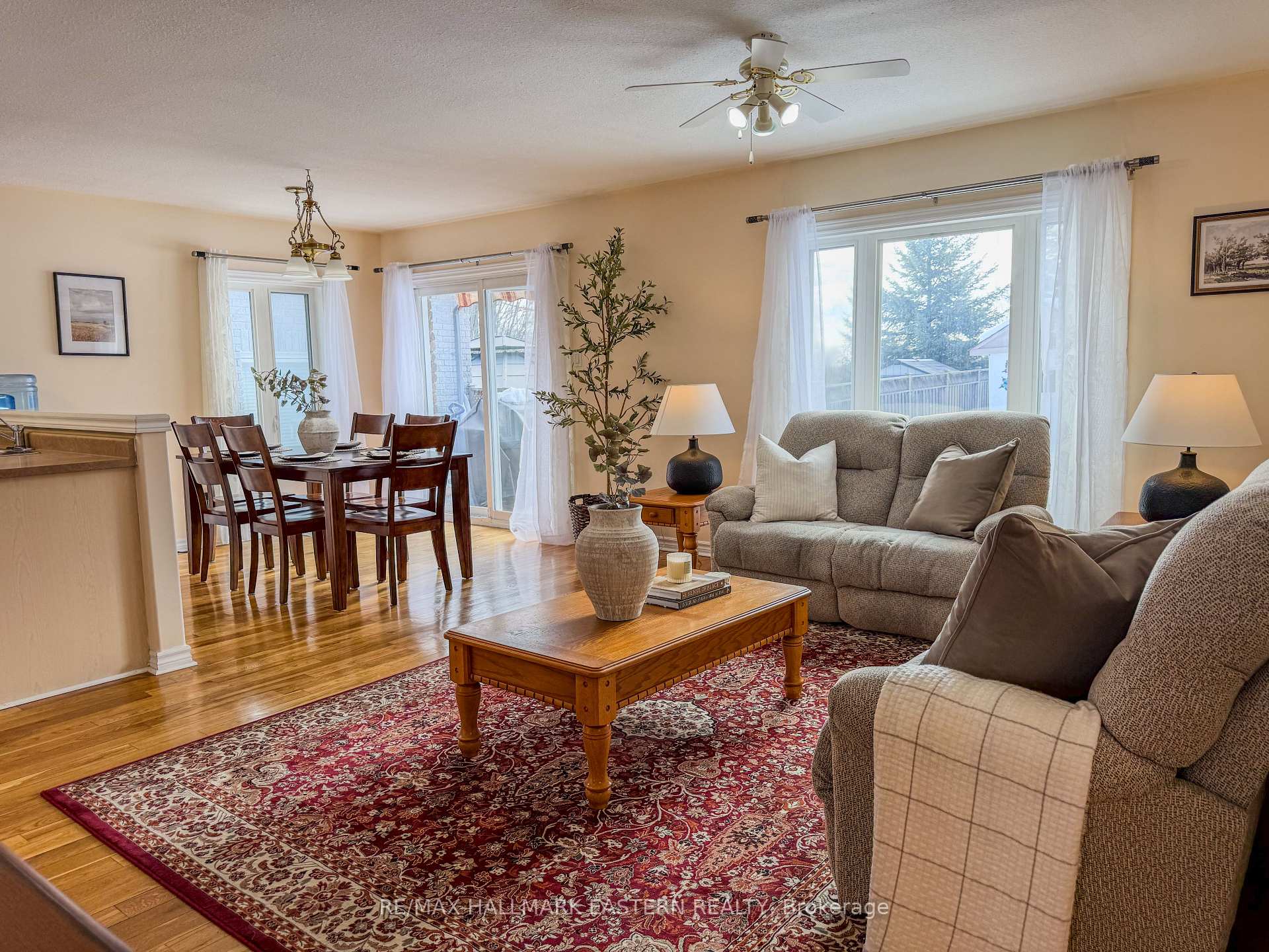 Photo 8 of 513 Carriage Lane, Peterborough, Northcrest Ward 5 — HOMEH