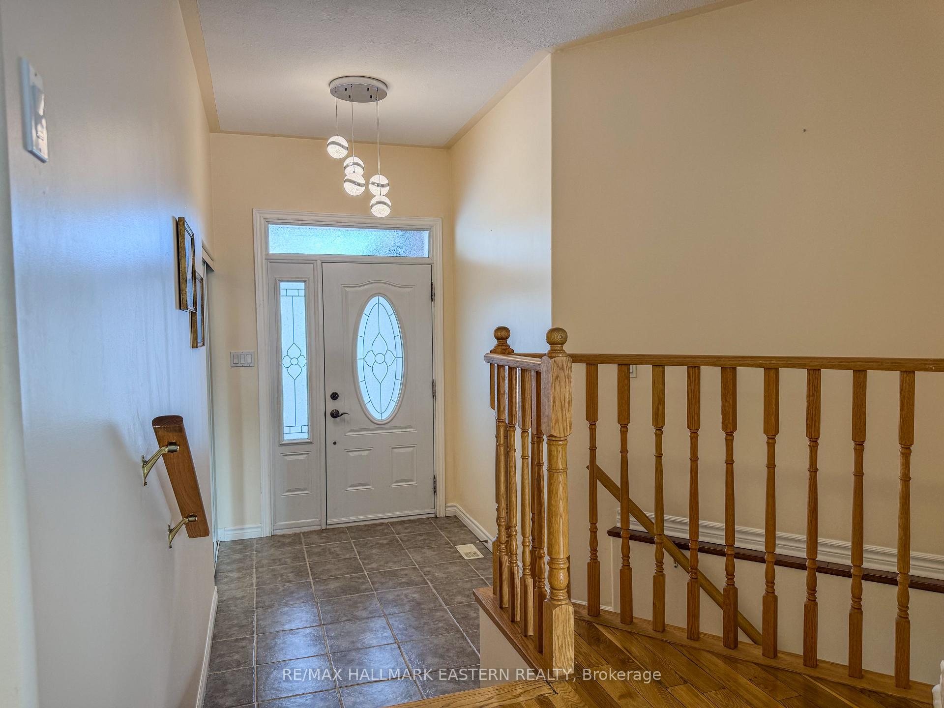 Photo 16 of 513 Carriage Lane, Peterborough, Northcrest Ward 5 — HOMEH