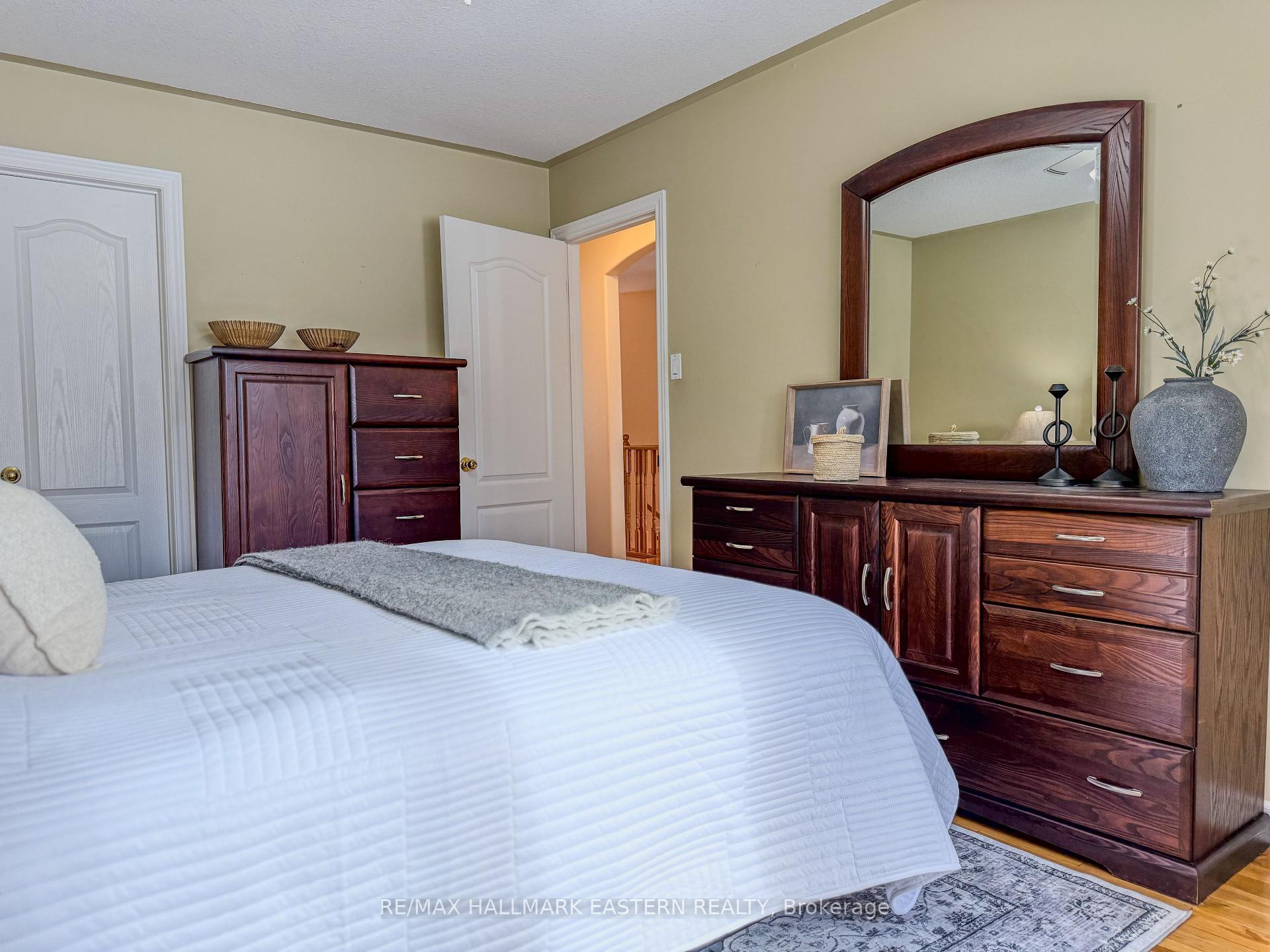 Photo 19 of 513 Carriage Lane, Peterborough, Northcrest Ward 5 — HOMEH