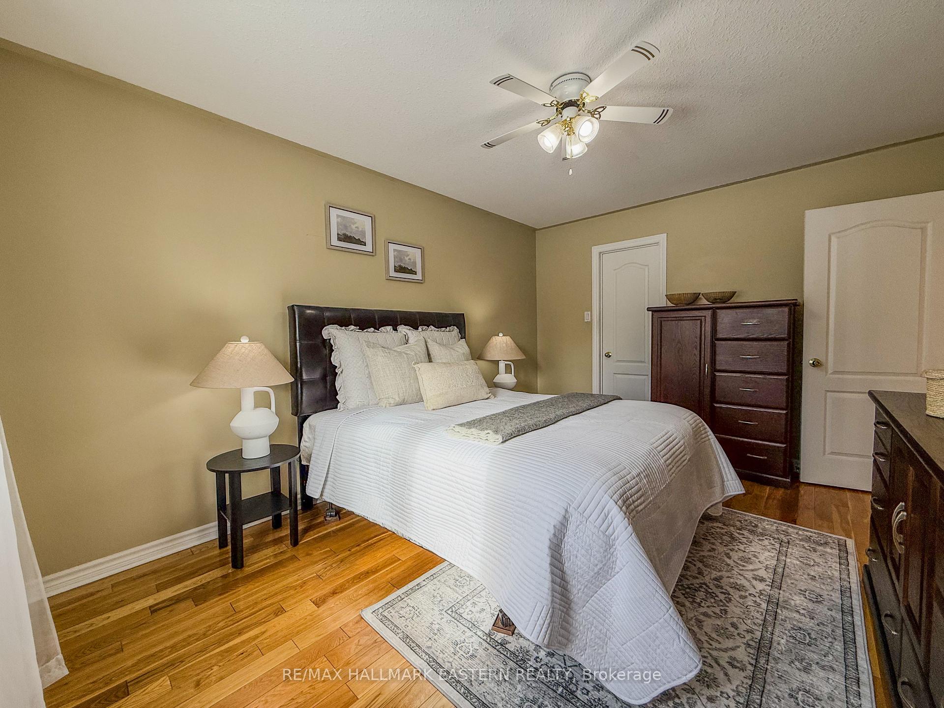 Photo 20 of 513 Carriage Lane, Peterborough, Northcrest Ward 5 — HOMEH