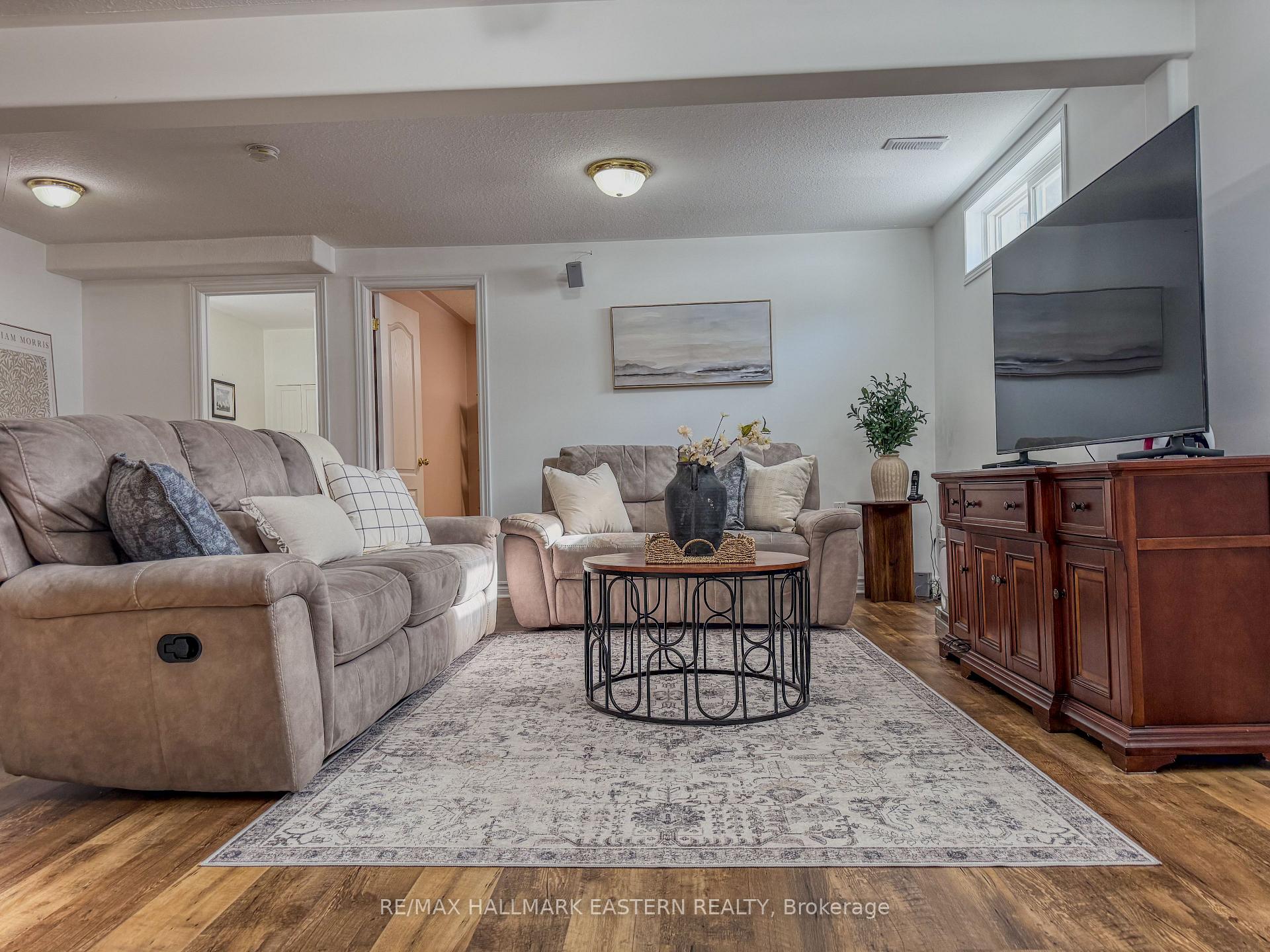 Photo 27 of 513 Carriage Lane, Peterborough, Northcrest Ward 5 — HOMEH