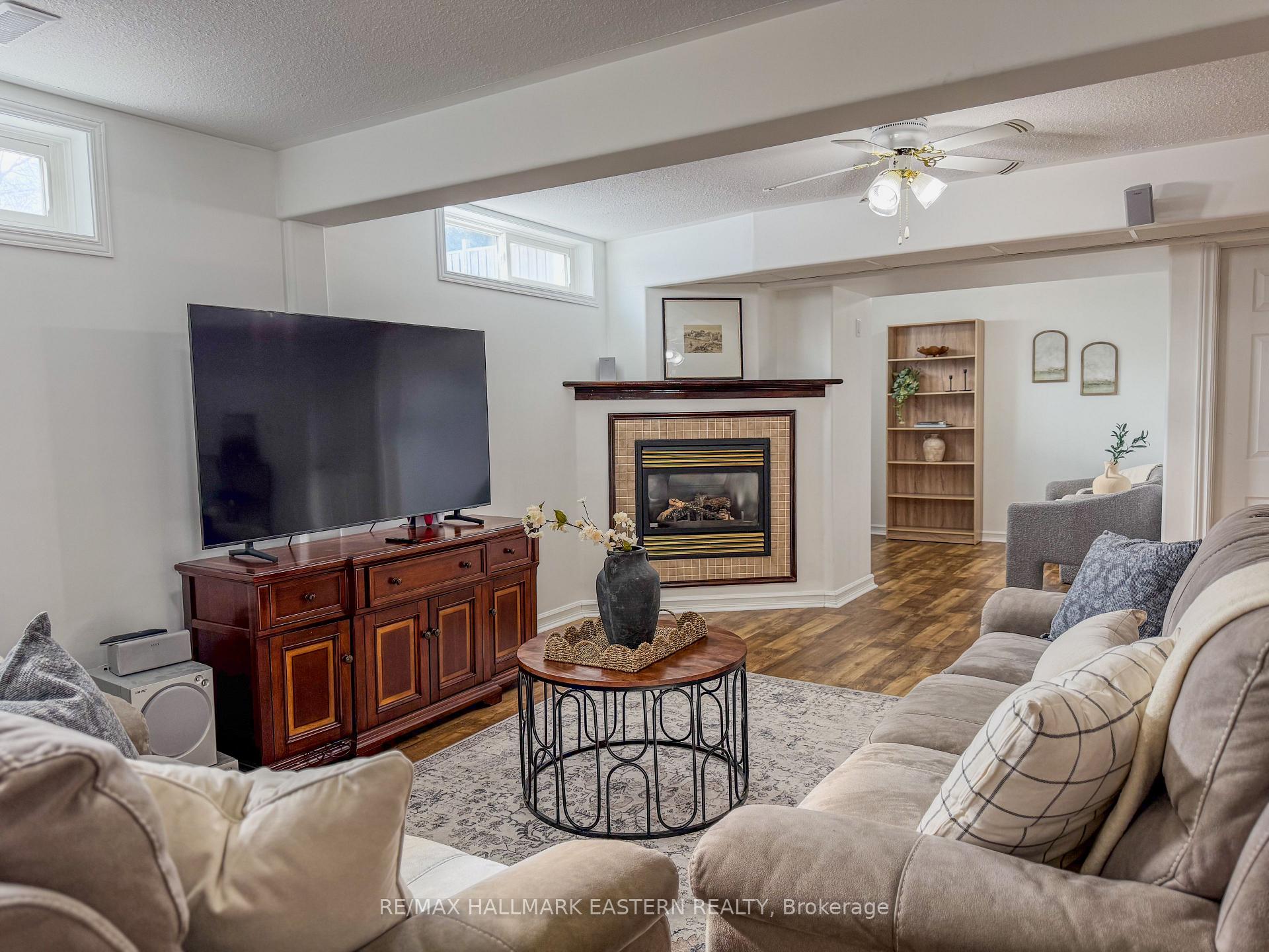 Photo 29 of 513 Carriage Lane, Peterborough, Northcrest Ward 5 — HOMEH