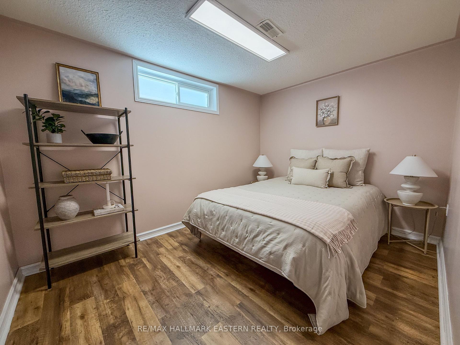 Photo 36 of 513 Carriage Lane, Peterborough, Northcrest Ward 5 — HOMEH