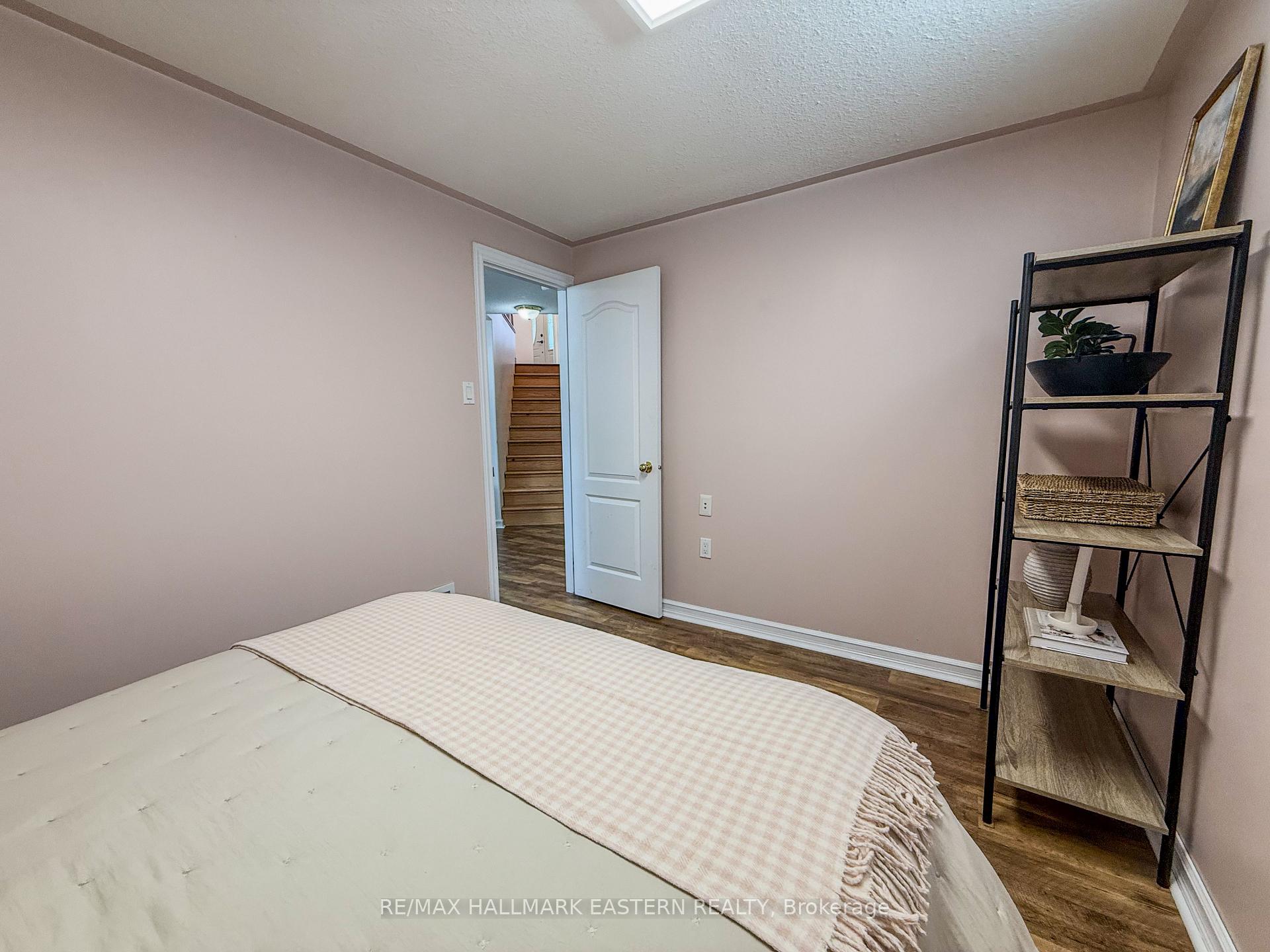 Photo 37 of 513 Carriage Lane, Peterborough, Northcrest Ward 5 — HOMEH