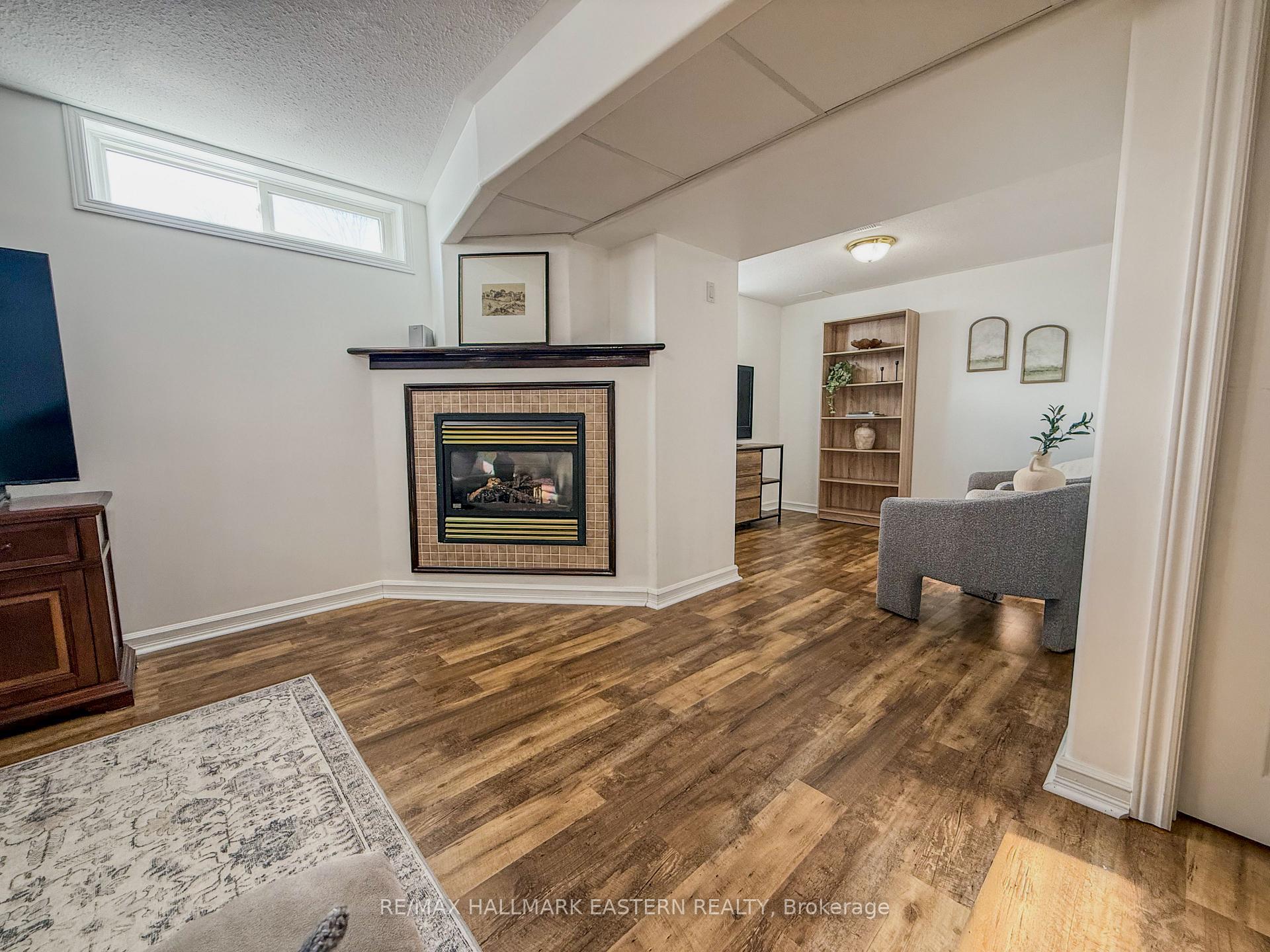 Photo 38 of 513 Carriage Lane, Peterborough, Northcrest Ward 5 — HOMEH