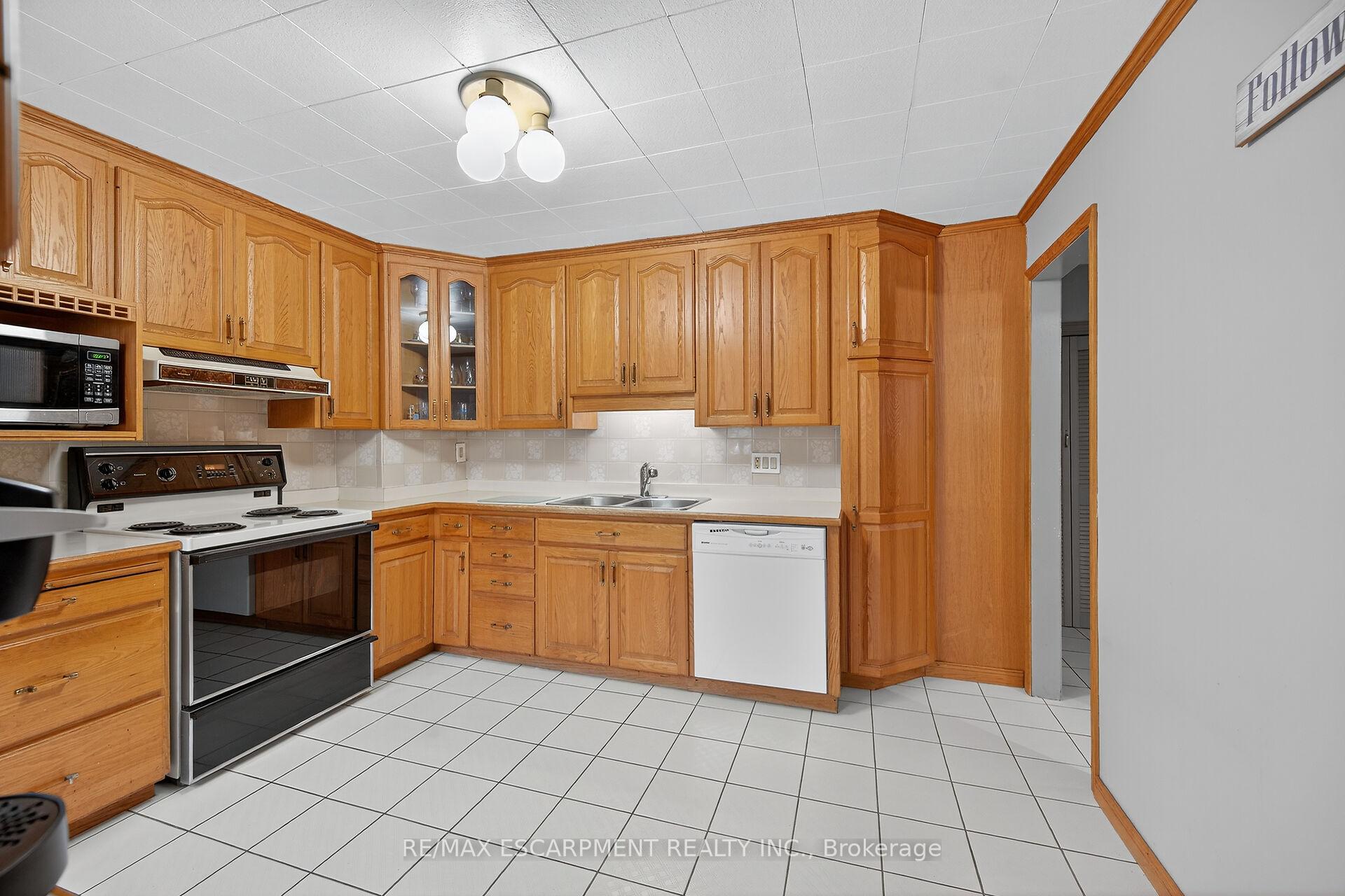 Photo 13 of 49 East 33rd Street, Hamilton, Raleigh — HOMEH