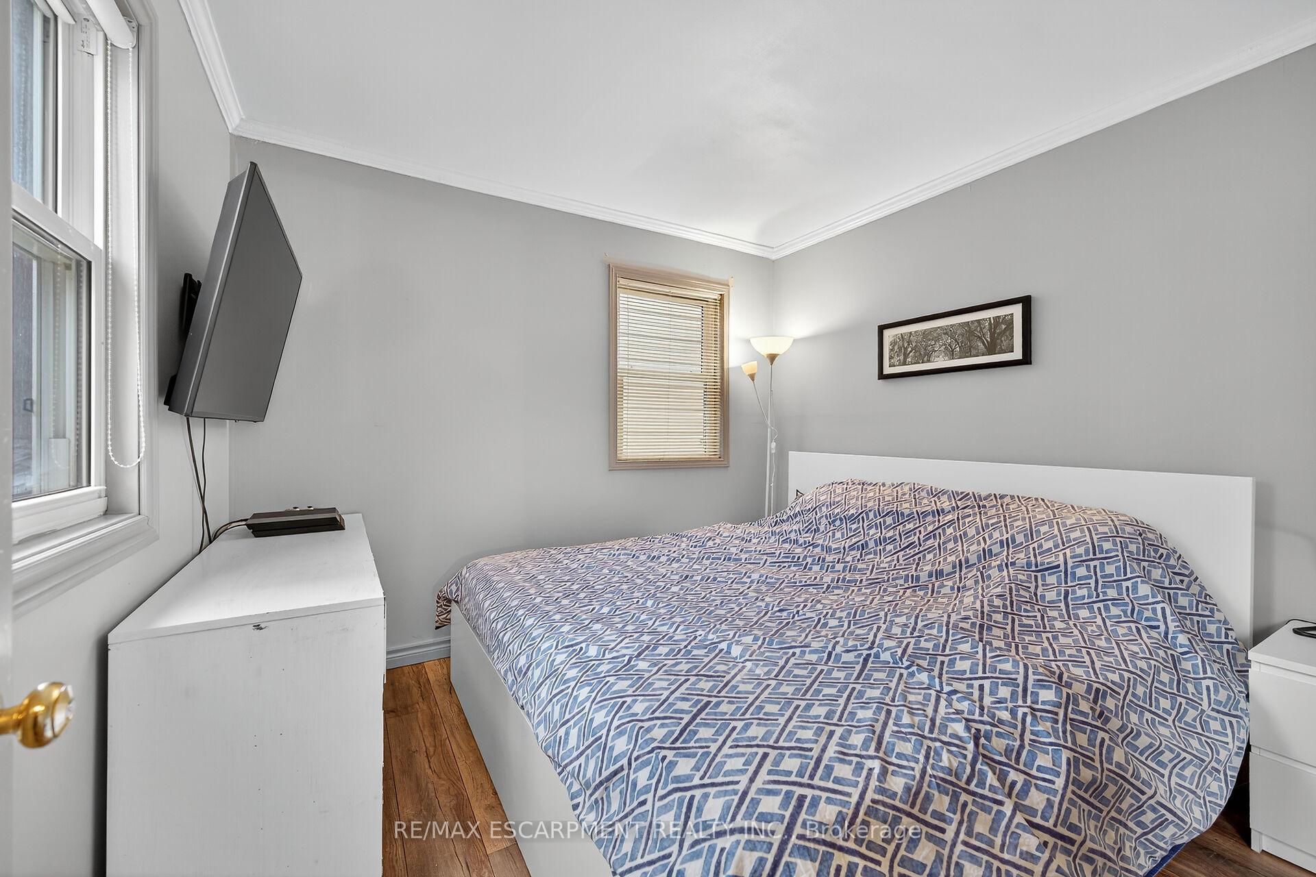 Photo 20 of 49 East 33rd Street, Hamilton, Raleigh — HOMEH