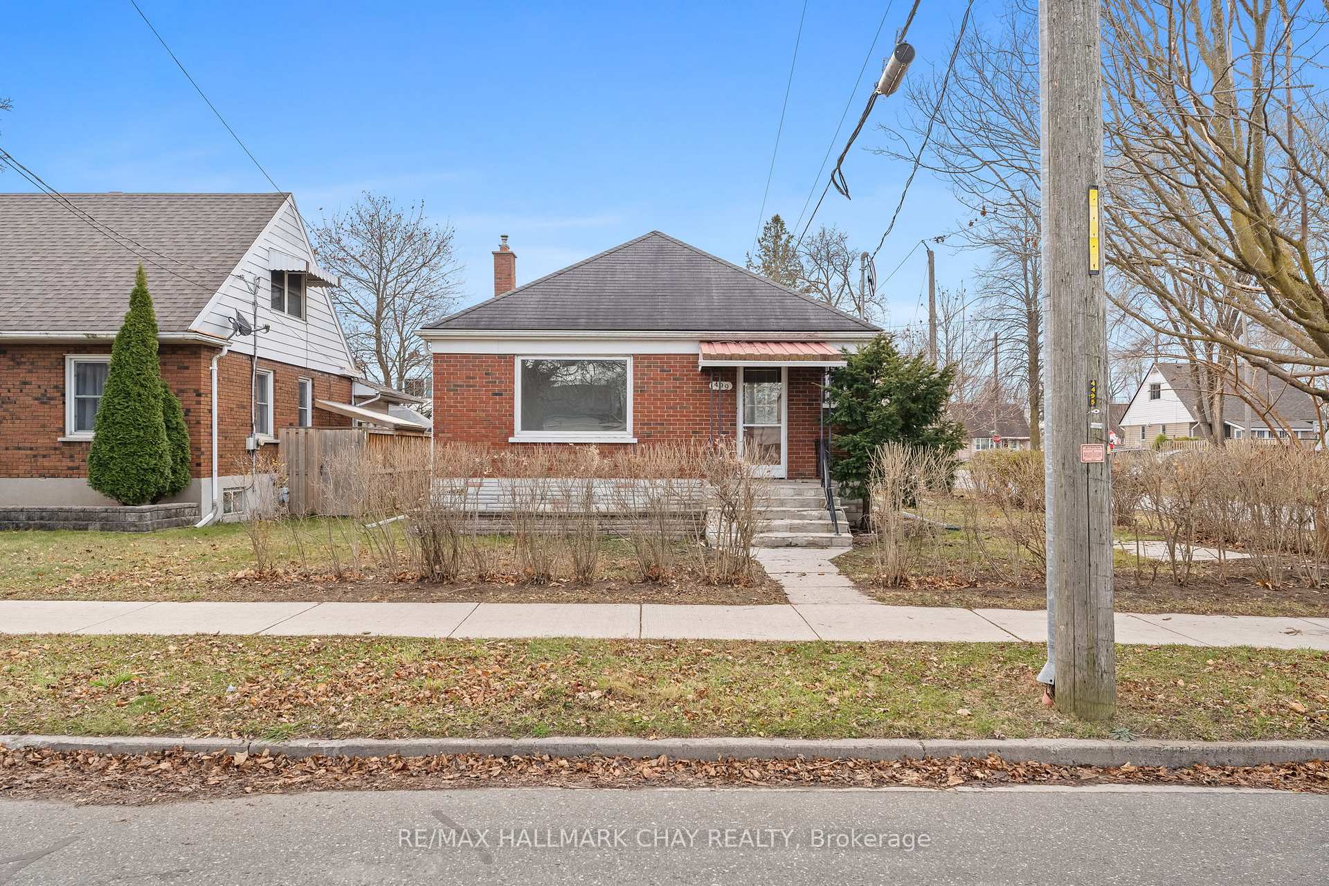 Front of 499 Braidwood Avenue