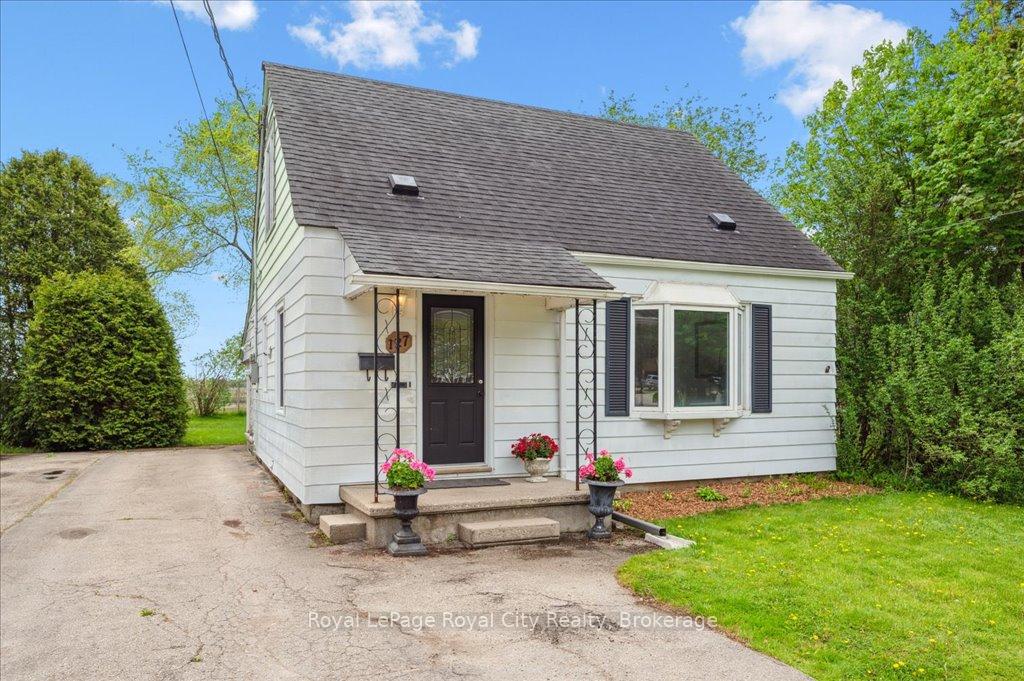 Photo 3 of 127 Memorial Crescent, Guelph, Junction/Onward Willow — HOMEH