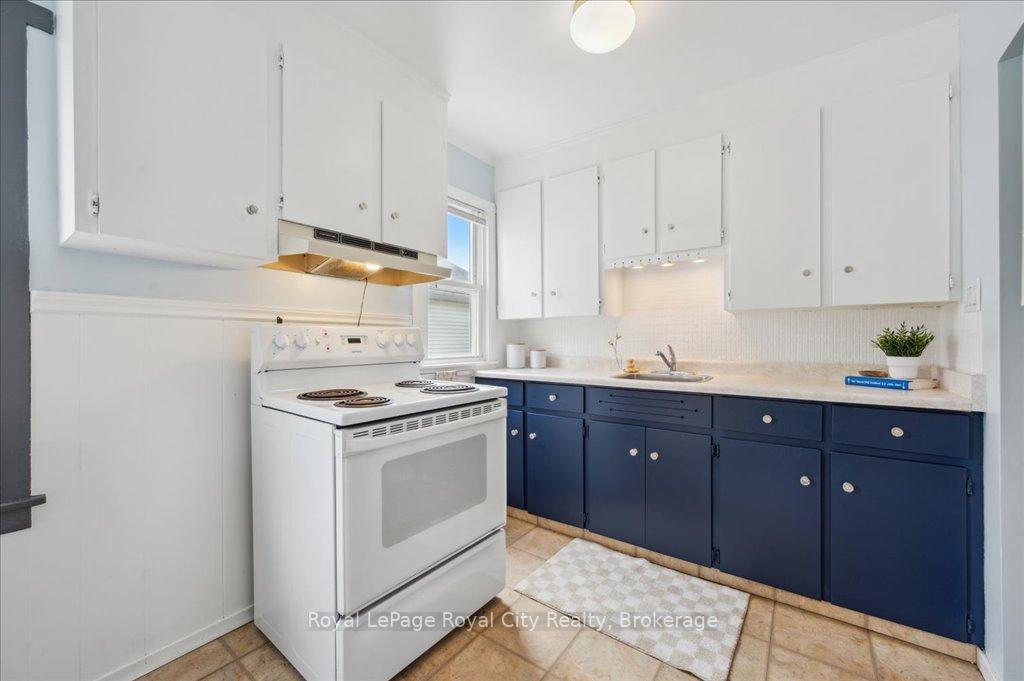 Photo 11 of 127 Memorial Crescent, Guelph, Junction/Onward Willow — HOMEH