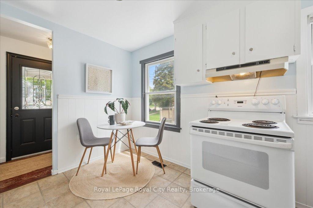 Photo 12 of 127 Memorial Crescent, Guelph, Junction/Onward Willow — HOMEH