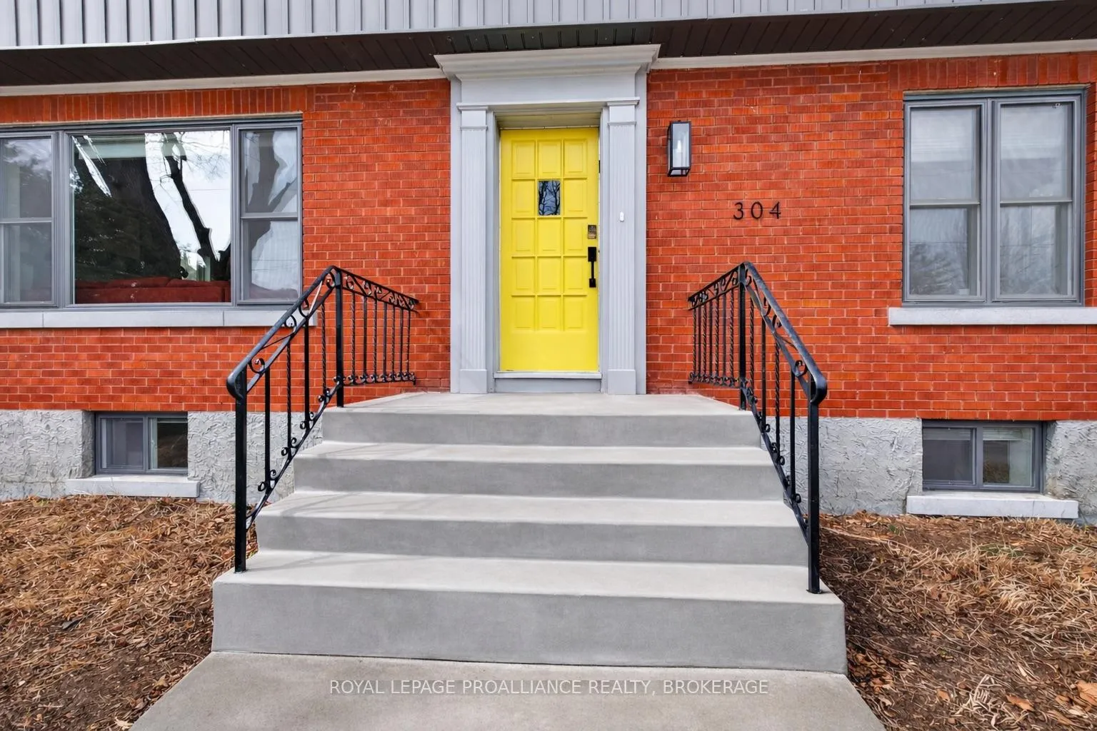 Photo 2 of 304 Willingdon Avenue, Kingston, Central City East — HOMEH