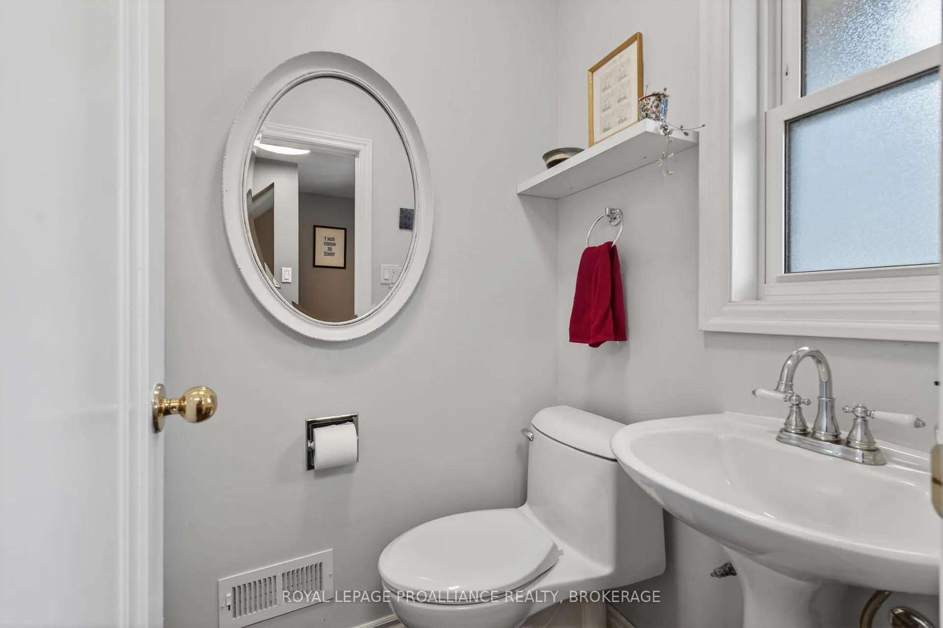 Photo 37 of 304 Willingdon Avenue, Kingston, Central City East — HOMEH