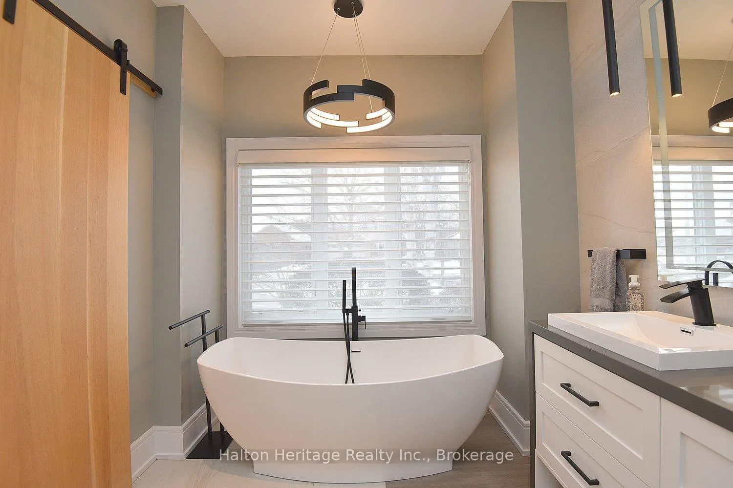 Photo 29 of 116 Grindstone Way, Hamilton, Waterdown — HOMEH