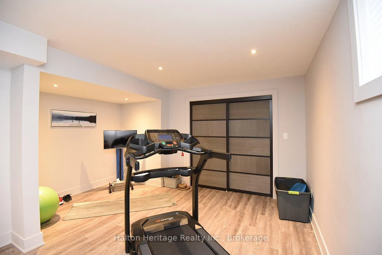 Photo 42 of 116 Grindstone Way, Hamilton, Waterdown — HOMEH