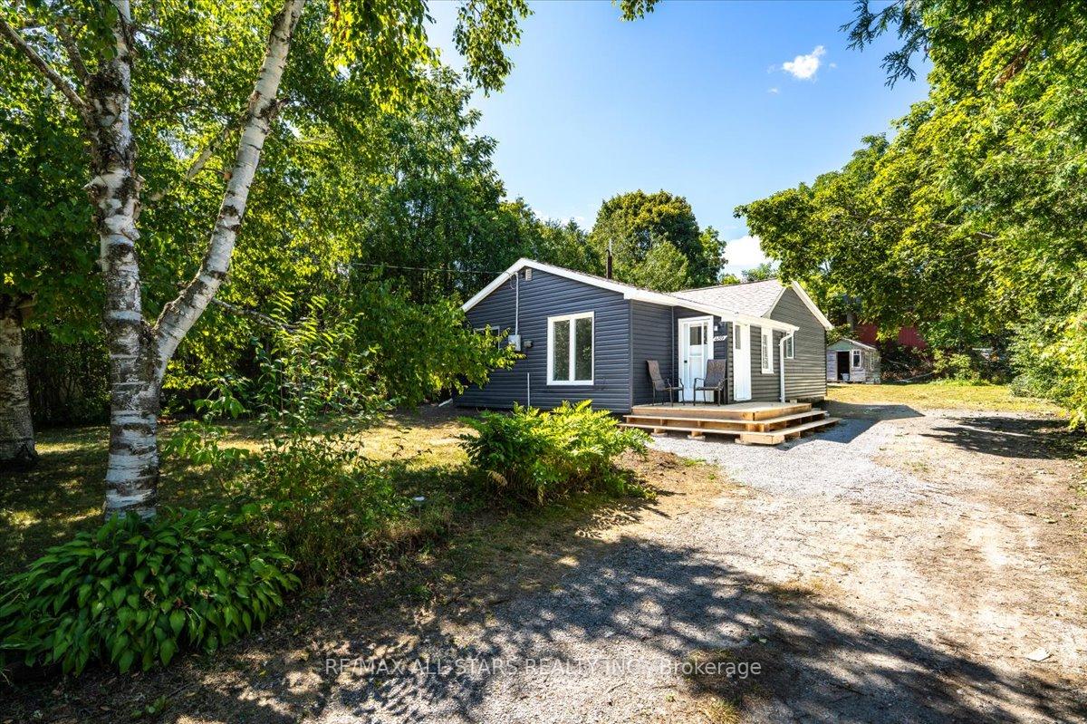 Photo 5 of 489 Bay Street, Brock, Beaverton — HOMEH