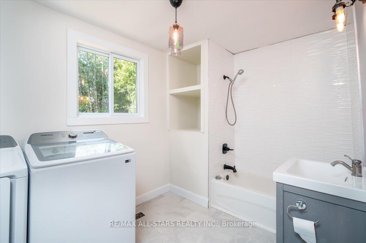 Photo 7 of 489 Bay Street, Brock, Beaverton — HOMEH