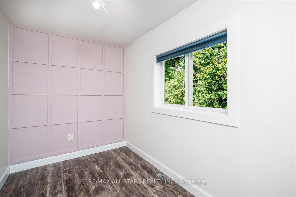 Photo 8 of 489 Bay Street, Brock, Beaverton — HOMEH