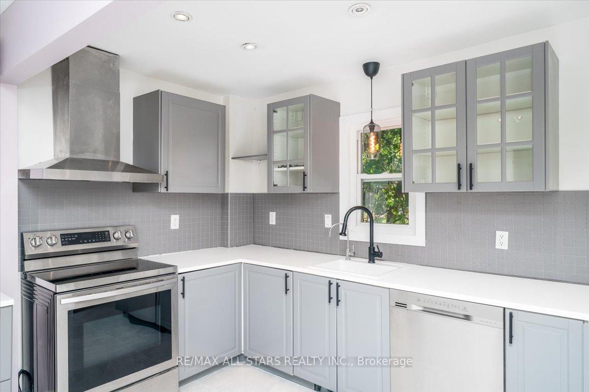 Photo 12 of 489 Bay Street, Brock, Beaverton — HOMEH