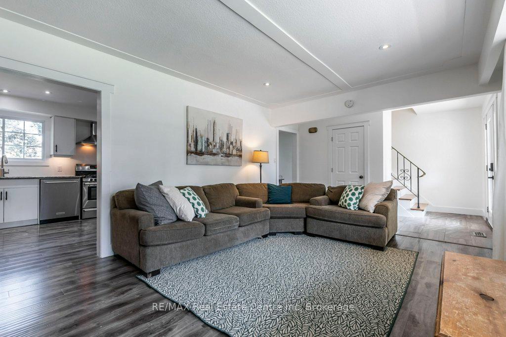 Photo 5 of 42 Westminster Avenue, Guelph, St. George's — HOMEH