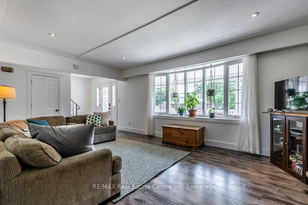 Photo 6 of 42 Westminster Avenue, Guelph, St. George's — HOMEH