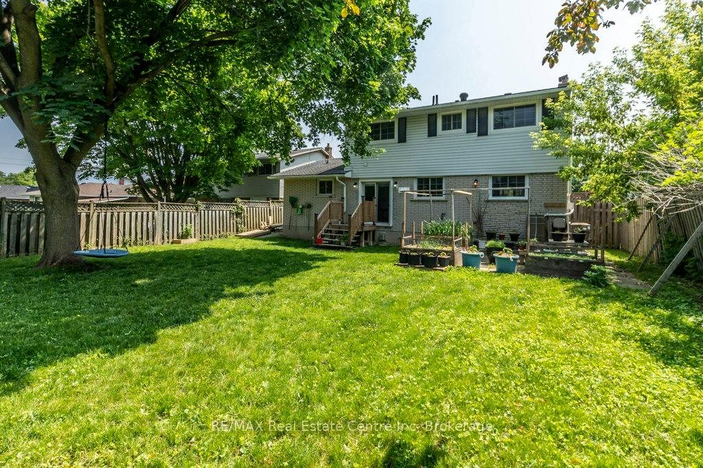 Photo 25 of 42 Westminster Avenue, Guelph, St. George's — HOMEH