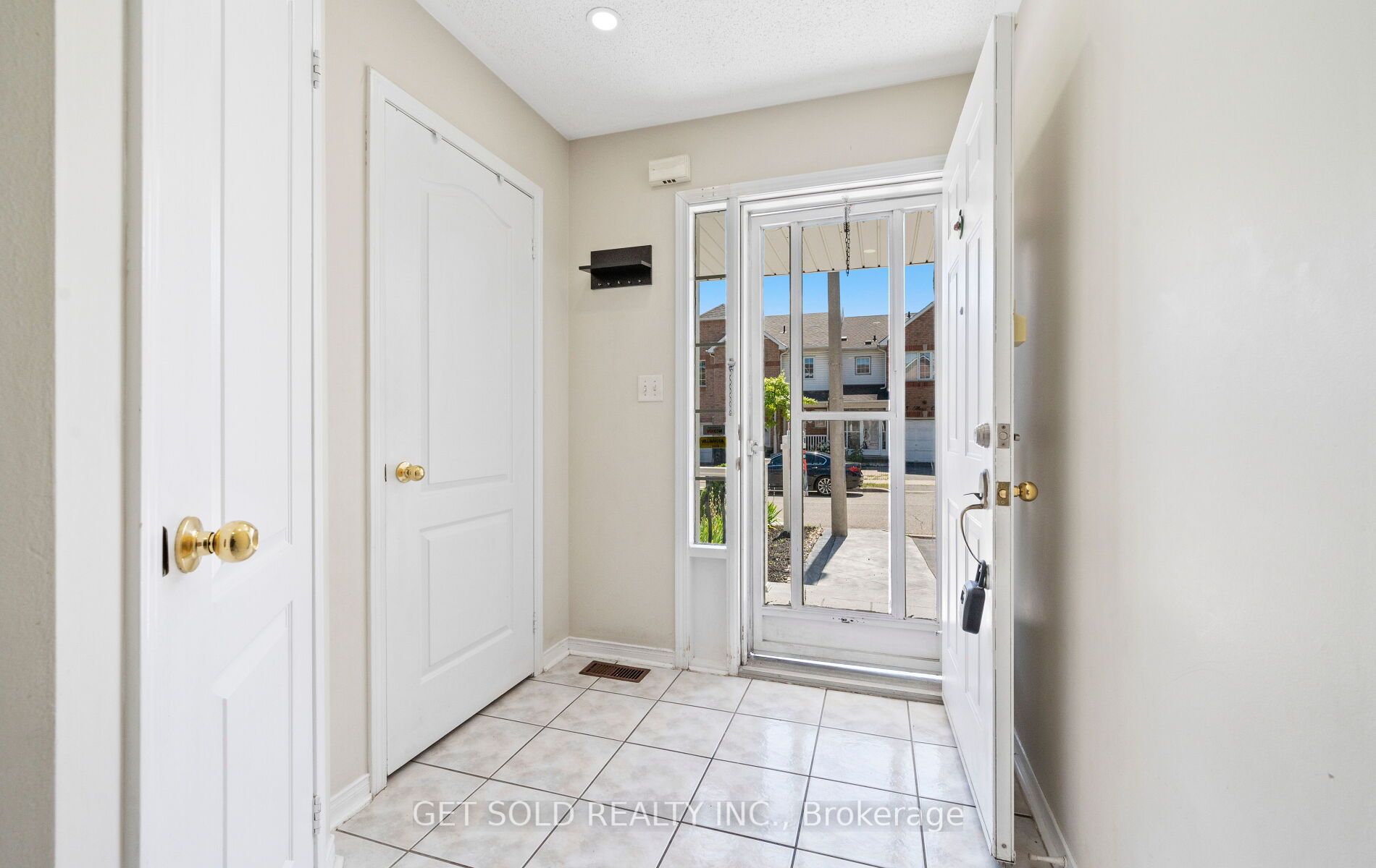 Photo 53 of 16 Mare Crescent, Etobicoke, West Humber-Clairville — HOMEH