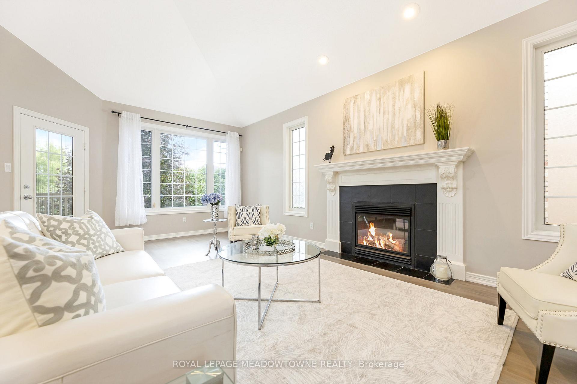 Photo 6 of 33 Grey Oak Drive, Guelph, Pineridge/Westminster Woods — HOMEH