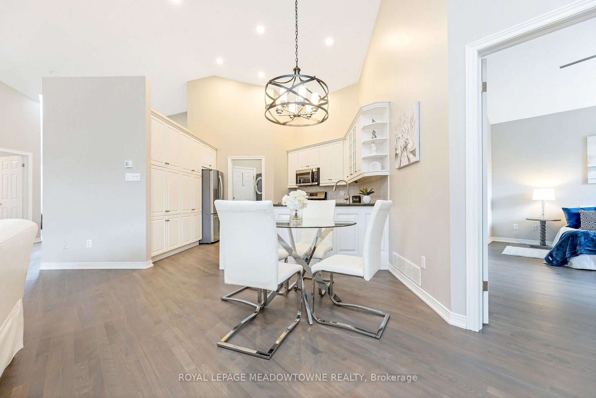 Photo 8 of 33 Grey Oak Drive, Guelph, Pineridge/Westminster Woods — HOMEH