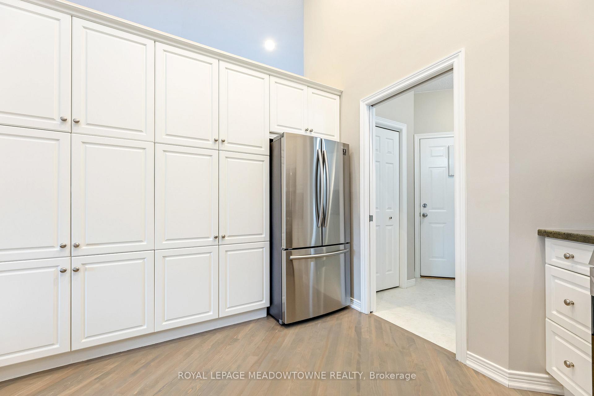 Photo 12 of 33 Grey Oak Drive, Guelph, Pineridge/Westminster Woods — HOMEH