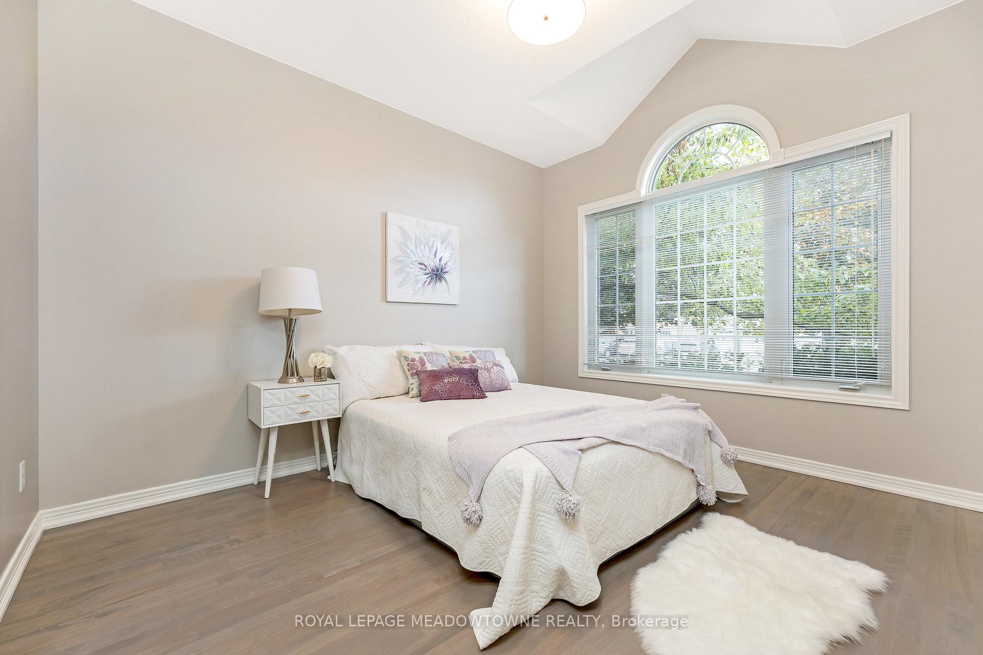 Photo 21 of 33 Grey Oak Drive, Guelph, Pineridge/Westminster Woods — HOMEH