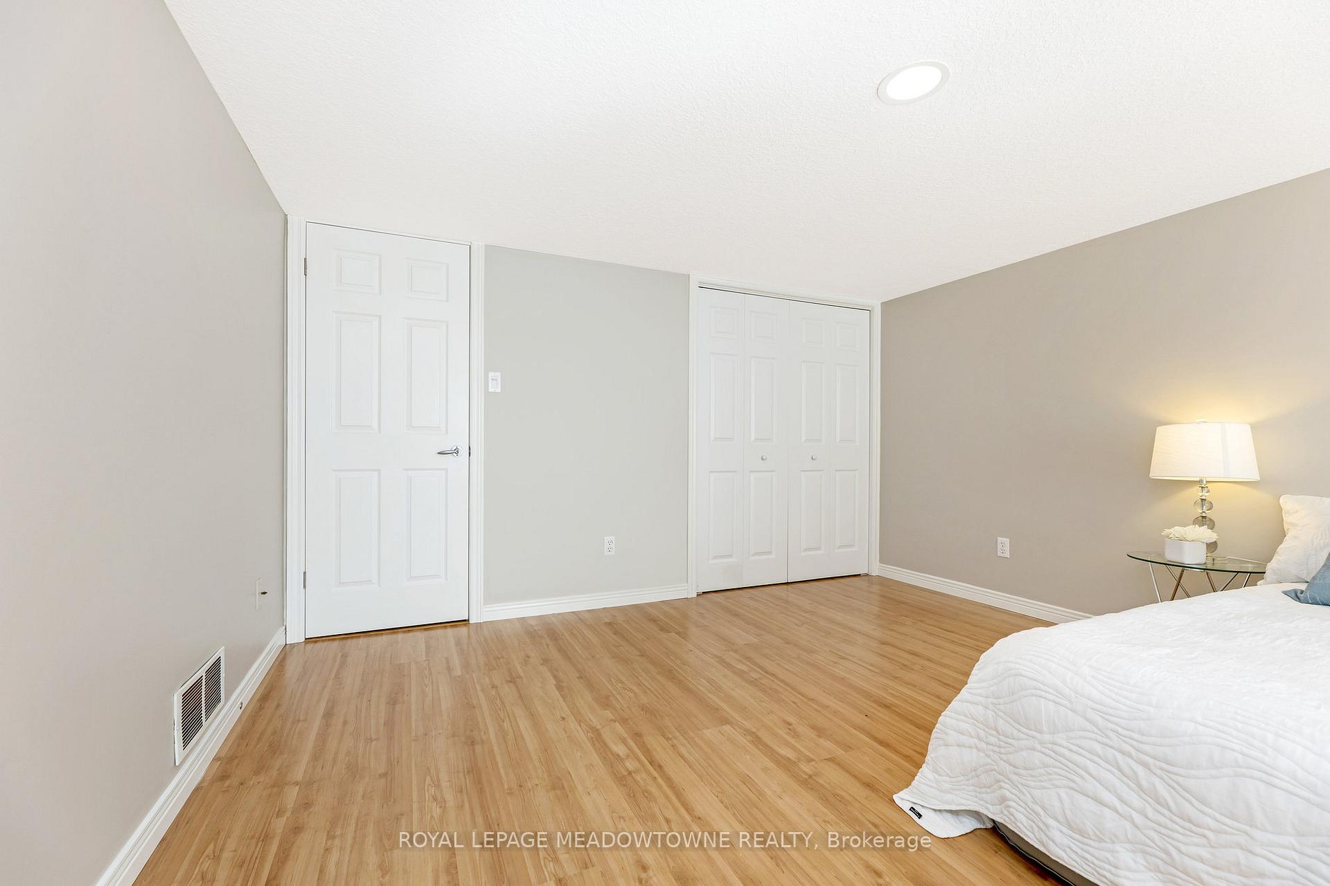 Photo 27 of 33 Grey Oak Drive, Guelph, Pineridge/Westminster Woods — HOMEH