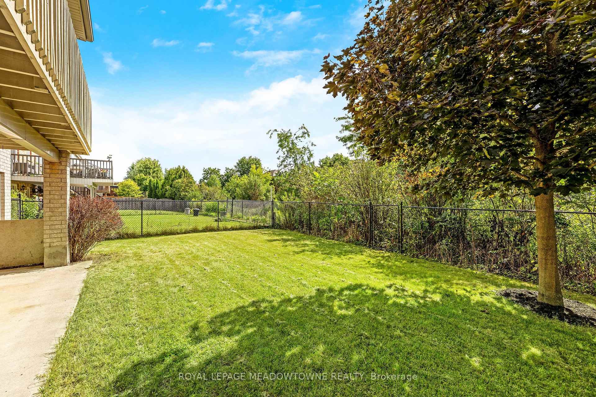 Photo 30 of 33 Grey Oak Drive, Guelph, Pineridge/Westminster Woods — HOMEH