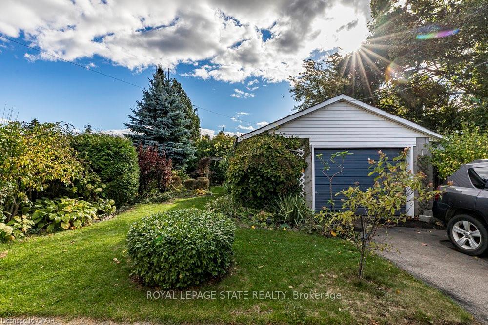 Photo 2 of 8 Sylvia Crescent, Hamilton, Rosedale — HOMEH
