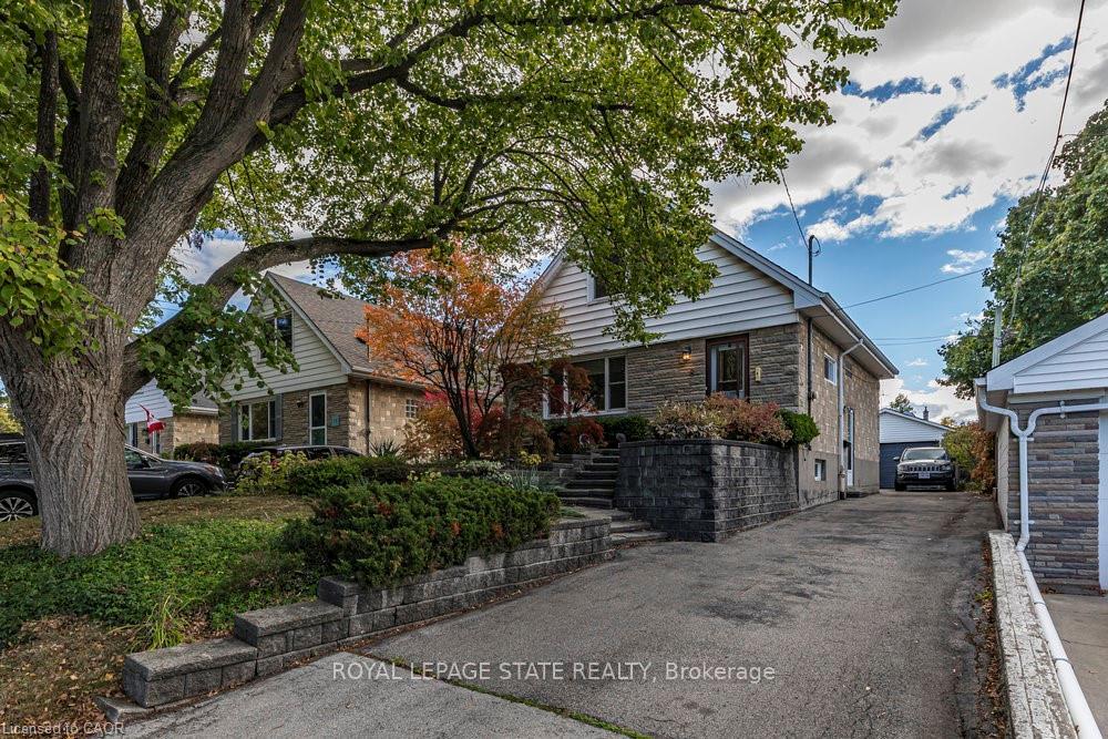Photo 4 of 8 Sylvia Crescent, Hamilton, Rosedale — HOMEH