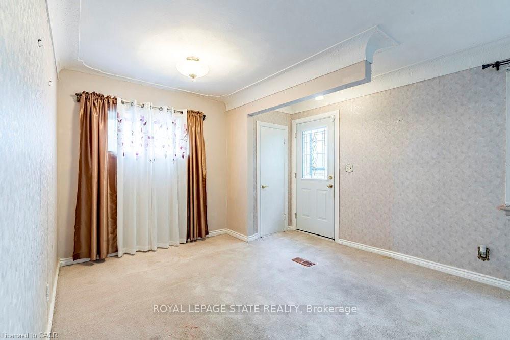Photo 6 of 8 Sylvia Crescent, Hamilton, Rosedale — HOMEH