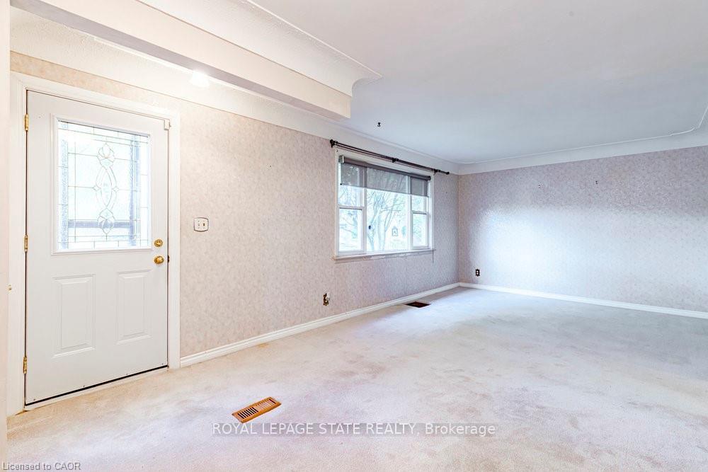Photo 7 of 8 Sylvia Crescent, Hamilton, Rosedale — HOMEH