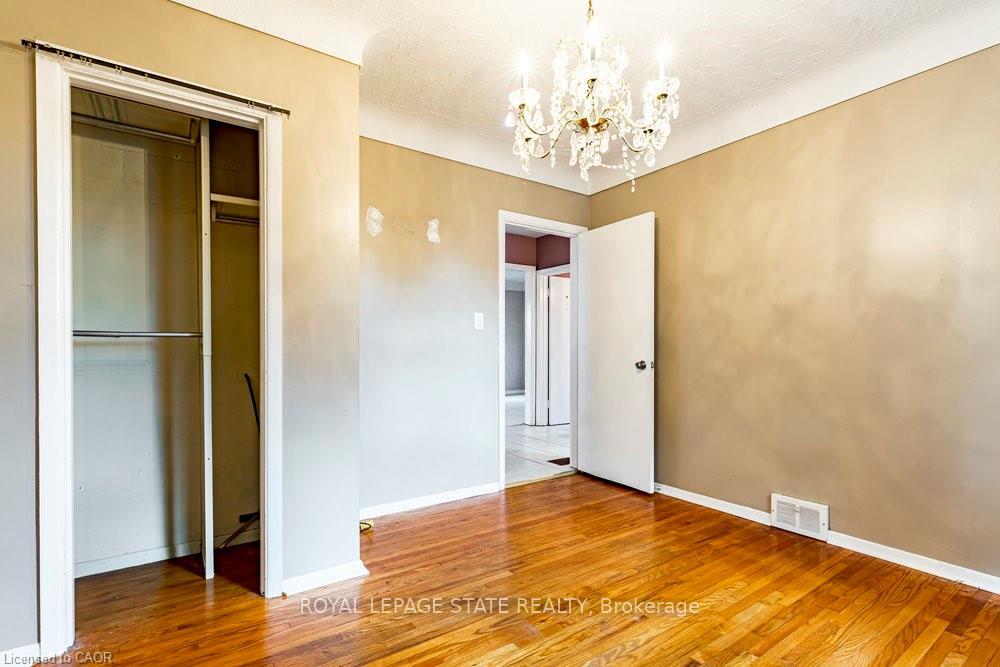 Photo 14 of 8 Sylvia Crescent, Hamilton, Rosedale — HOMEH