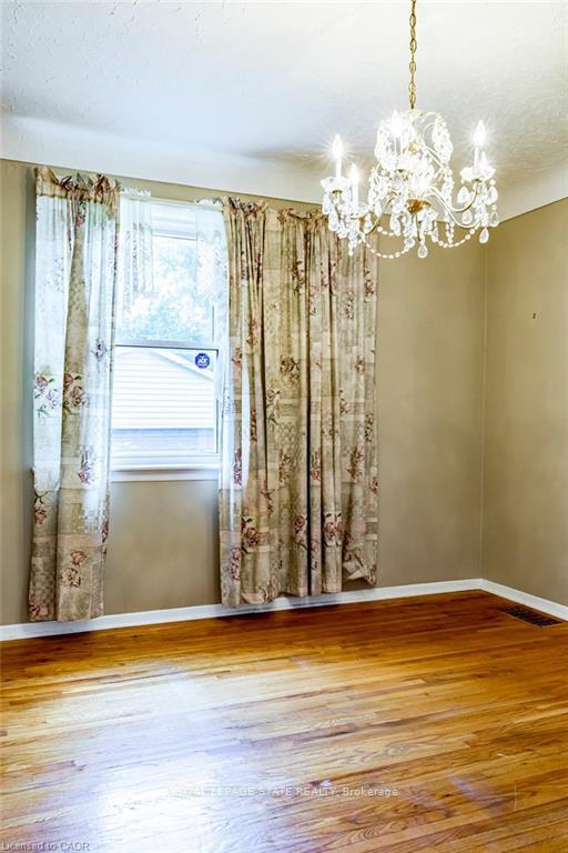 Photo 15 of 8 Sylvia Crescent, Hamilton, Rosedale — HOMEH