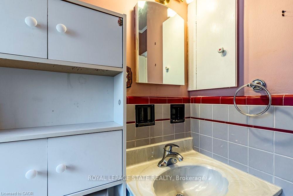 Photo 21 of 8 Sylvia Crescent, Hamilton, Rosedale — HOMEH