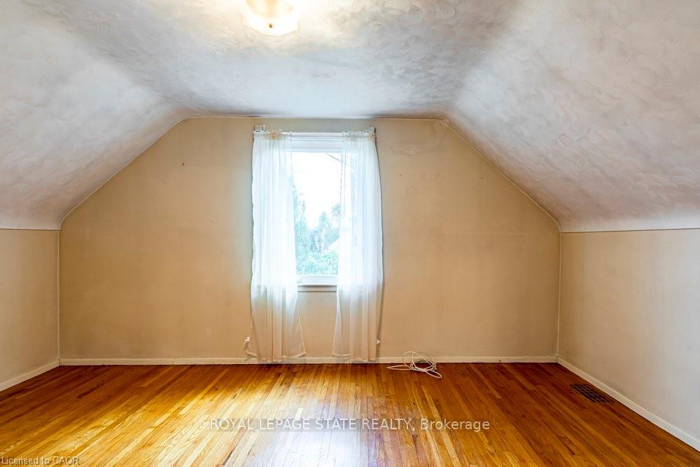 Photo 25 of 8 Sylvia Crescent, Hamilton, Rosedale — HOMEH