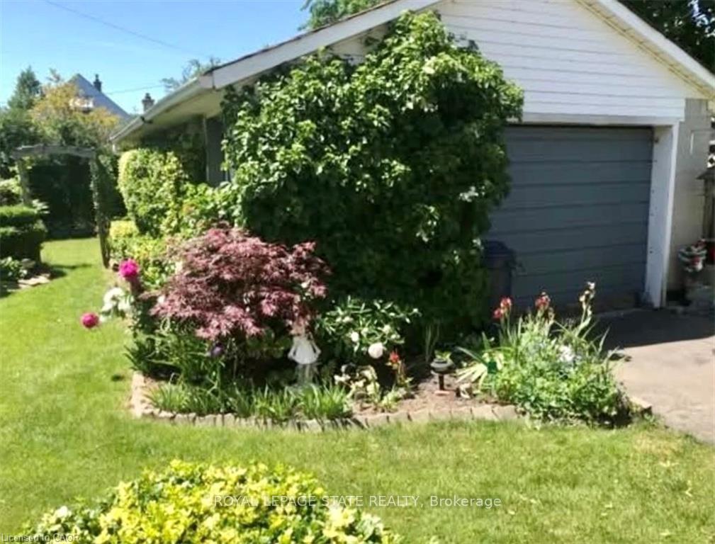 Photo 40 of 8 Sylvia Crescent, Hamilton, Rosedale — HOMEH