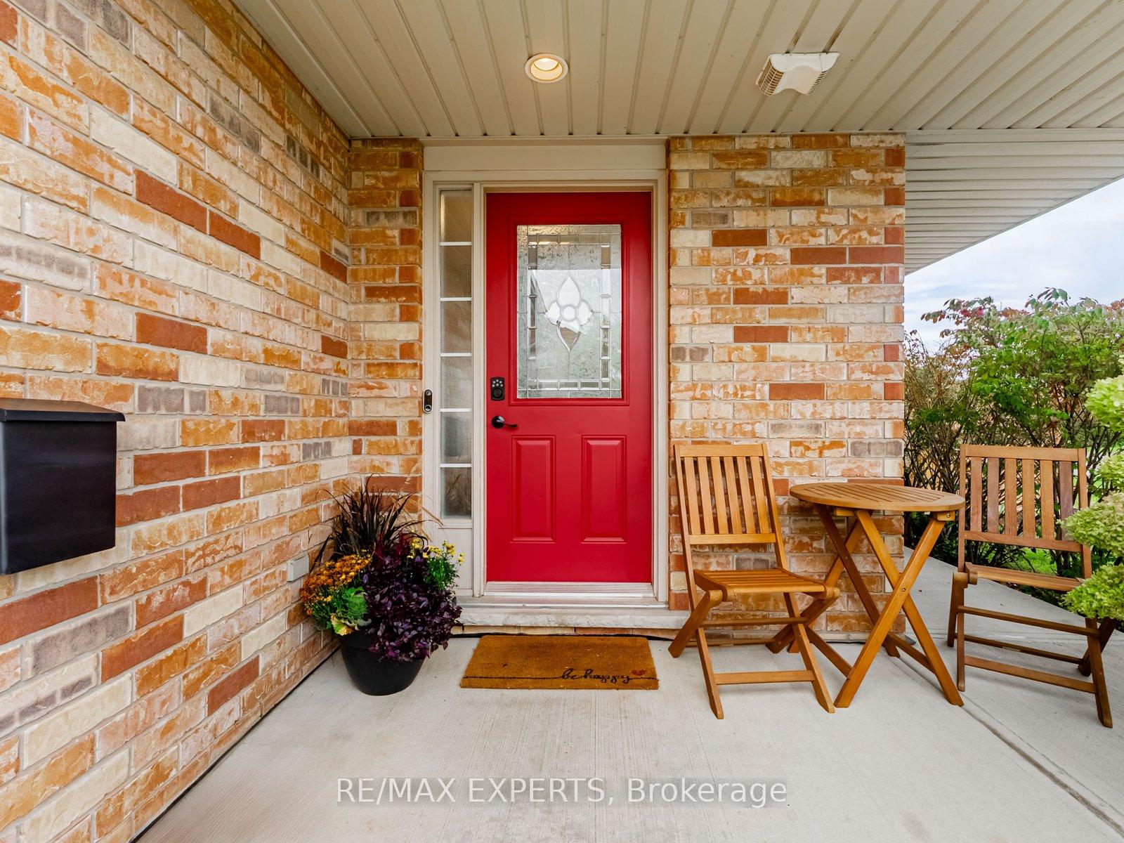 Photo 4 of 1 Clough Crescent, Guelph, Pineridge/Westminster Woods — HOMEH
