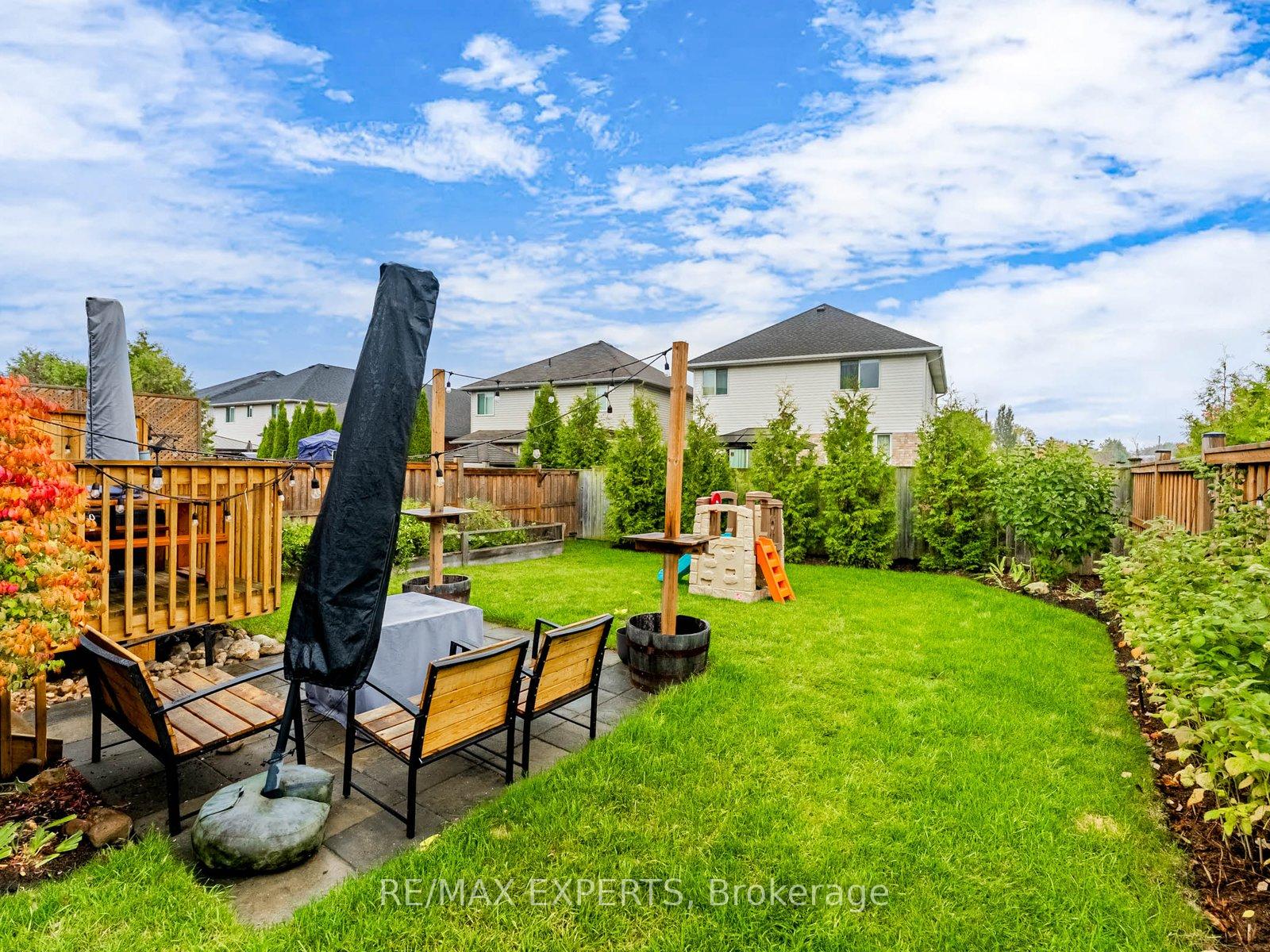 Photo 32 of 1 Clough Crescent, Guelph, Pineridge/Westminster Woods — HOMEH