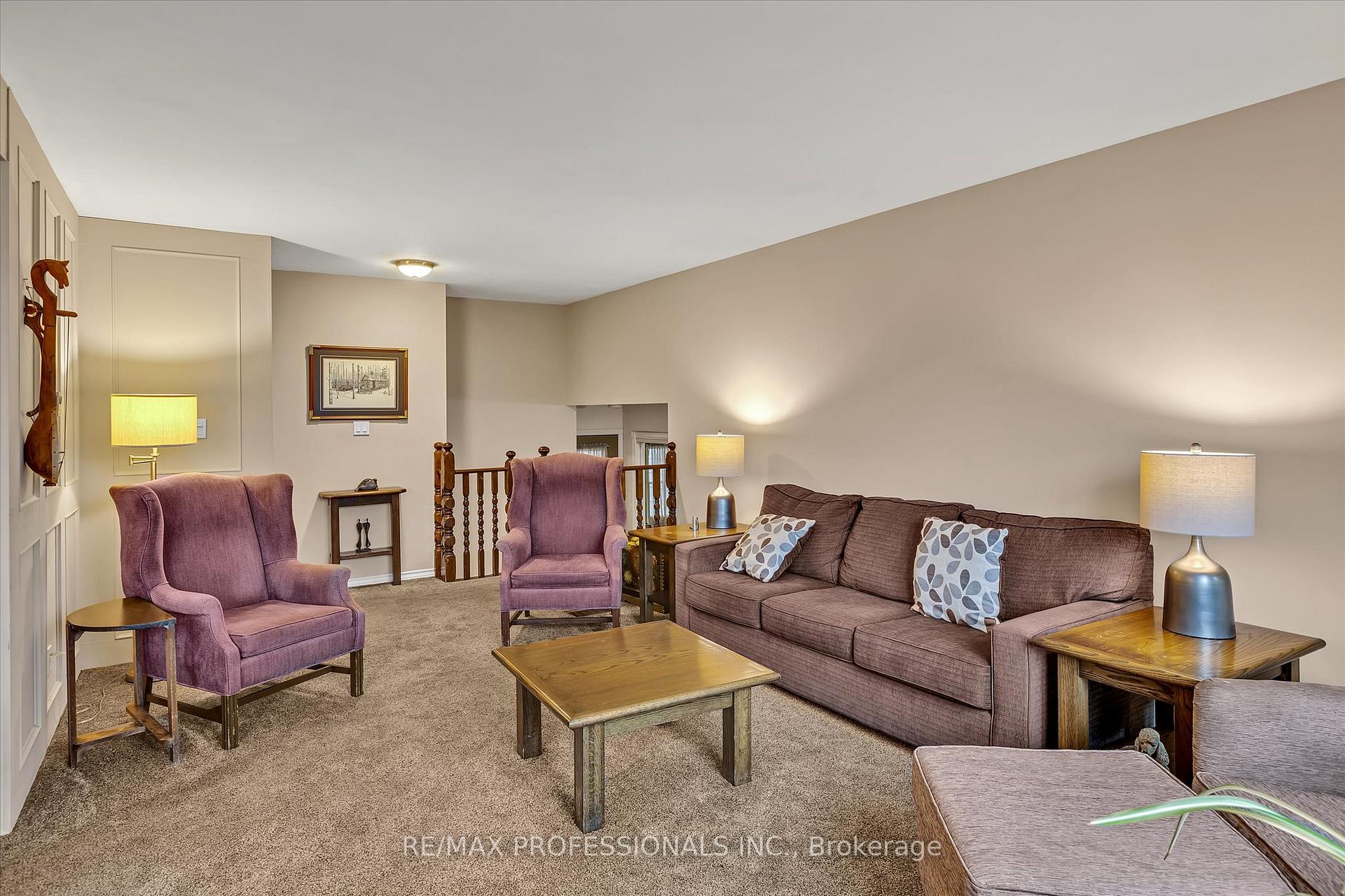 Photo 10 of 2219 Woodglade Boulevard, Peterborough, Monaghan Ward 2 — HOMEH