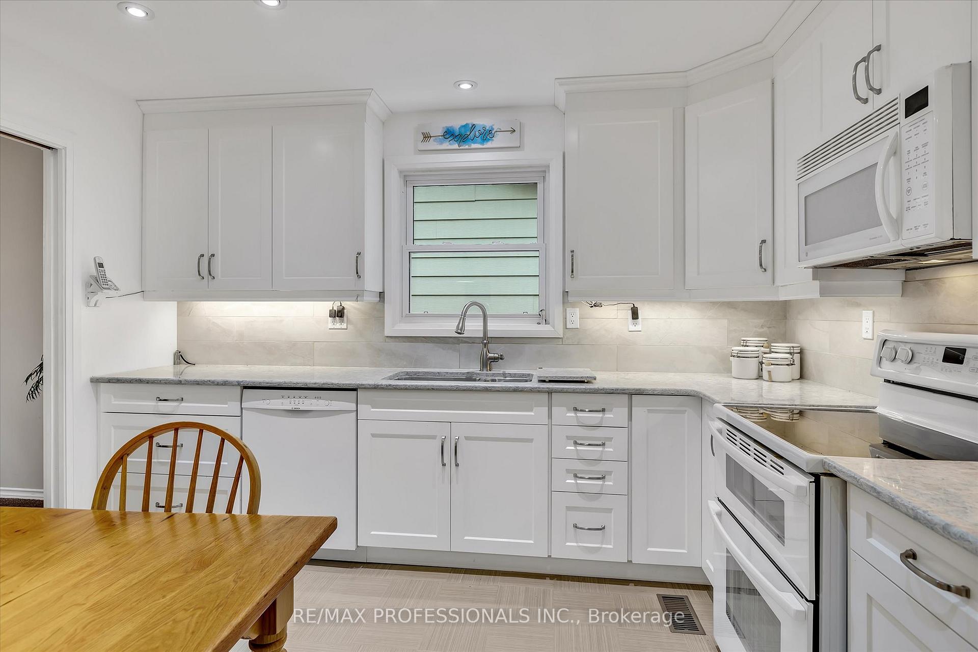 Photo 13 of 2219 Woodglade Boulevard, Peterborough, Monaghan Ward 2 — HOMEH