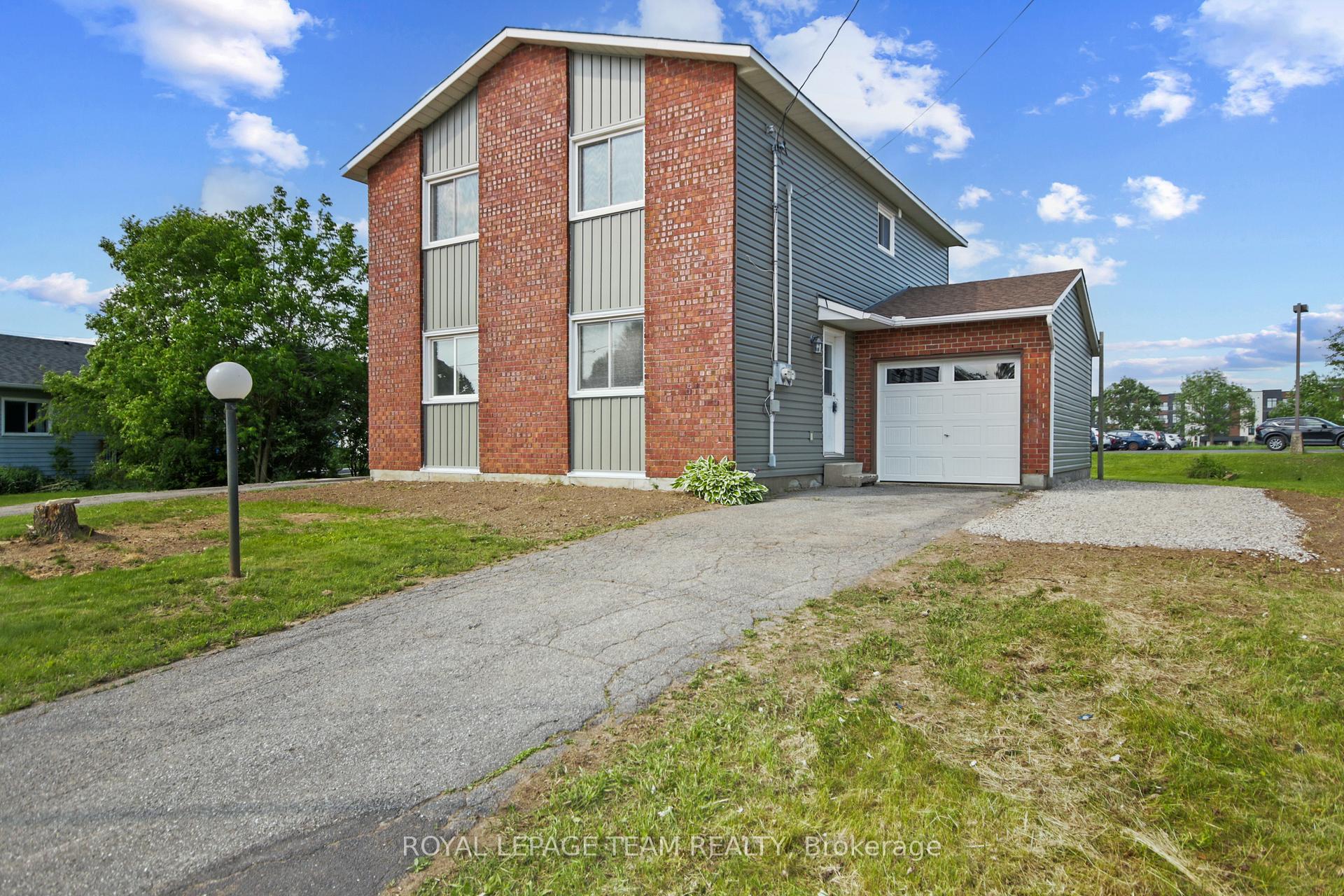Photo 1 of 107 Mississippi Road, Carleton Place — HOMEH